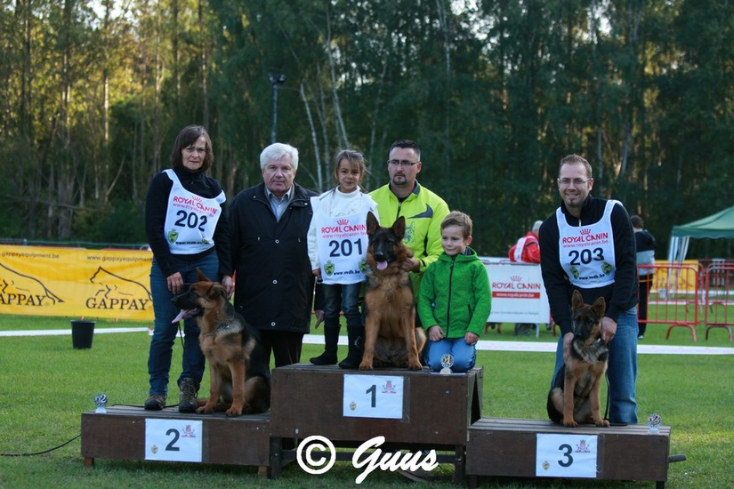 mona podium